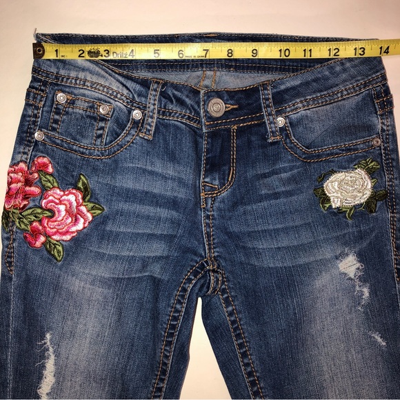 Grace in LA Distressed Floral Embroidered Skinny Jeans (25) - Picture 7 of 16